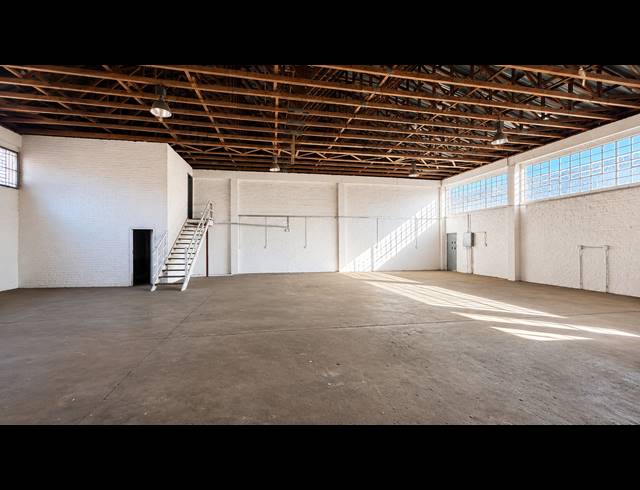 550M² WAREHOUSE TO LET IN MEADOWDALE
